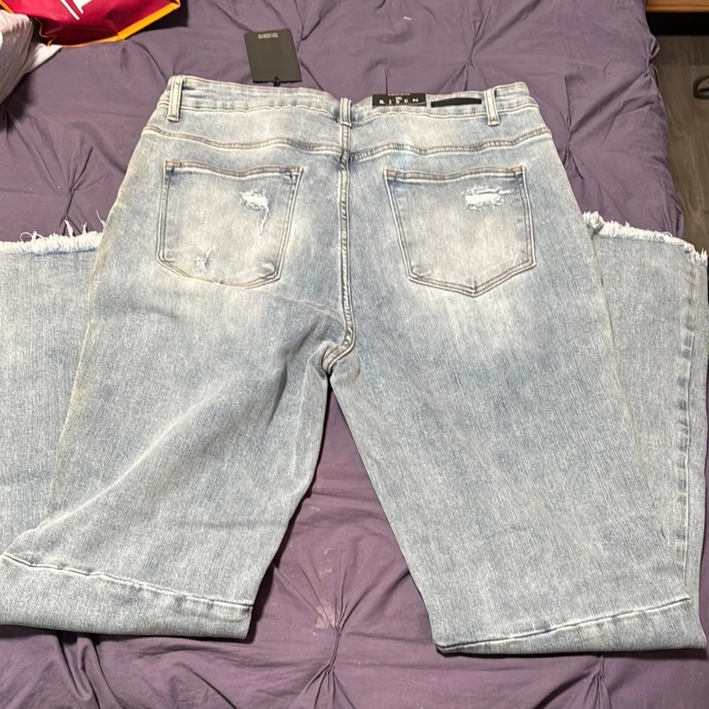 Chic Light Blue Flare Jeans - Picture 3 of 6